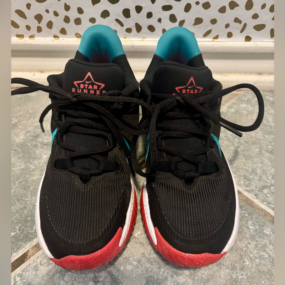 Nike Kids Black and Red Star Runner Sneakers